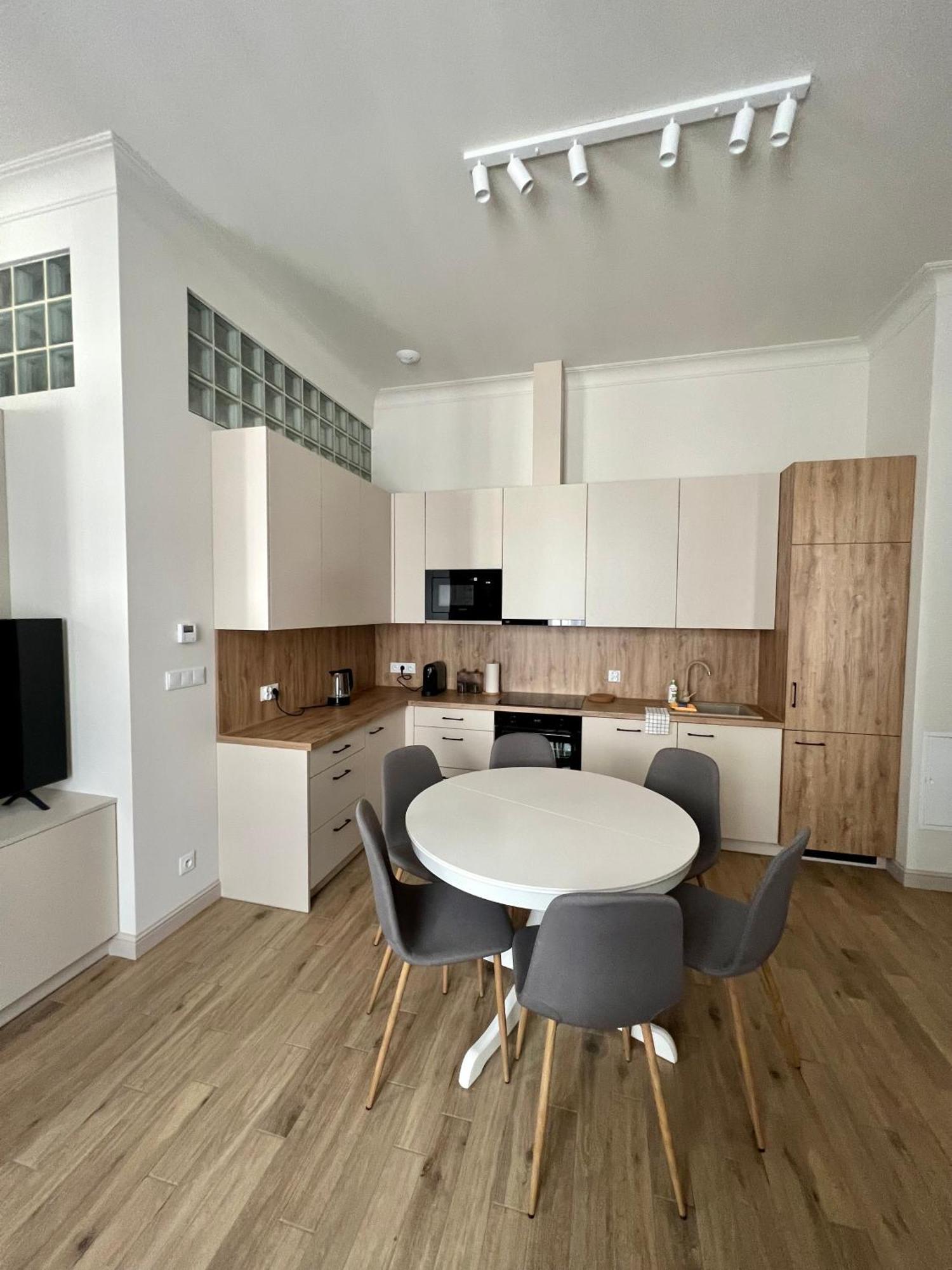 Sebastiana Street Luxury Apartment Krasków Exterior foto